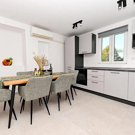 Apartmani Sukosan Daire