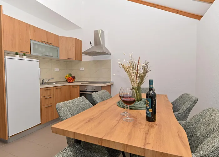 apartmani sukošan 公寓 Sukošan